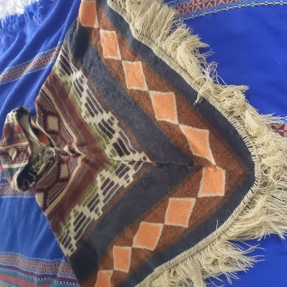 Alpaca Wool Poncho - Picture 2 of 4